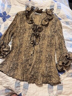Signature by Larry Levine Beige and Black Ruffled Leopard-Print Blouse